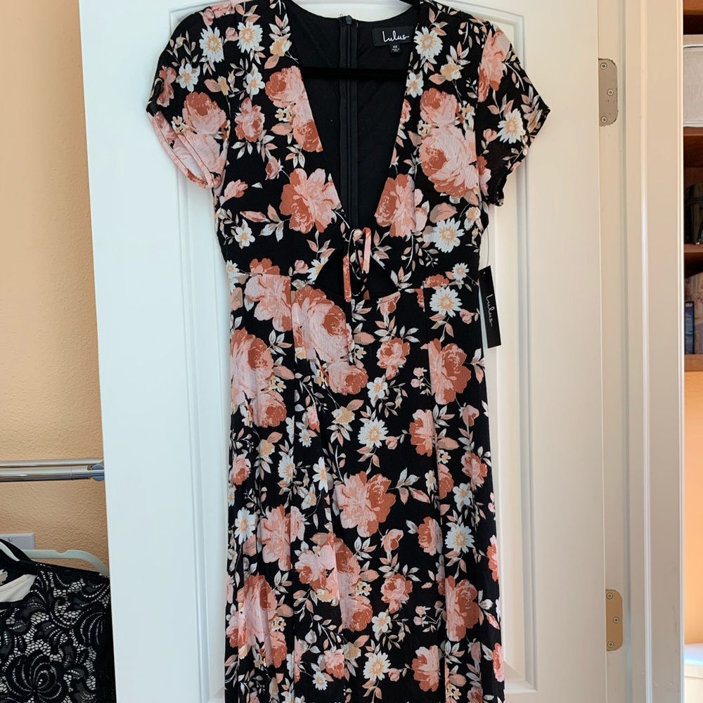 Lulus - Floral midi cut out dress